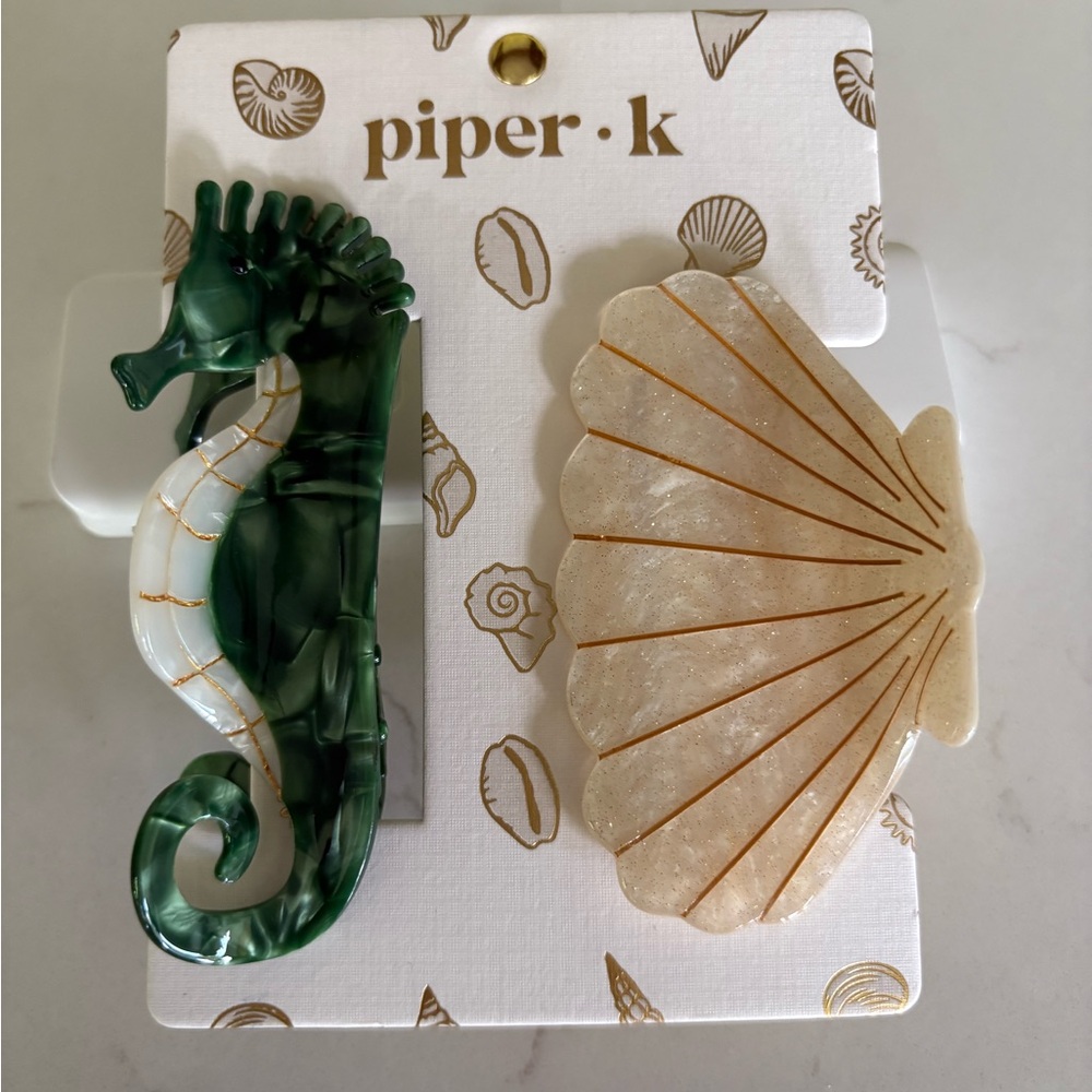 Piper K Green Seahorse and Cream Shell Hair Clips